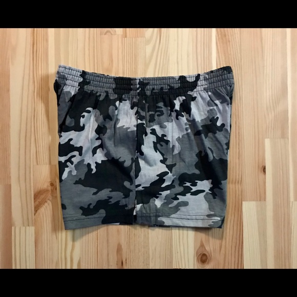 Junior Girls Camo Booty Shorts - Picture 3 of 4